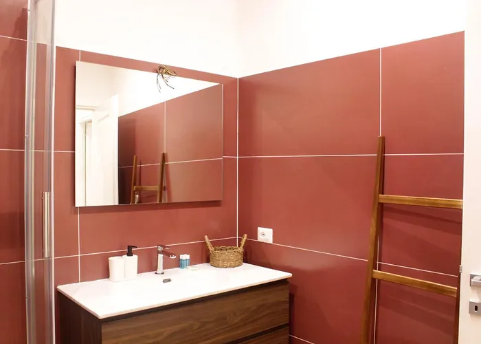 Hc - Miriam's Brand New In Vatican Apartament